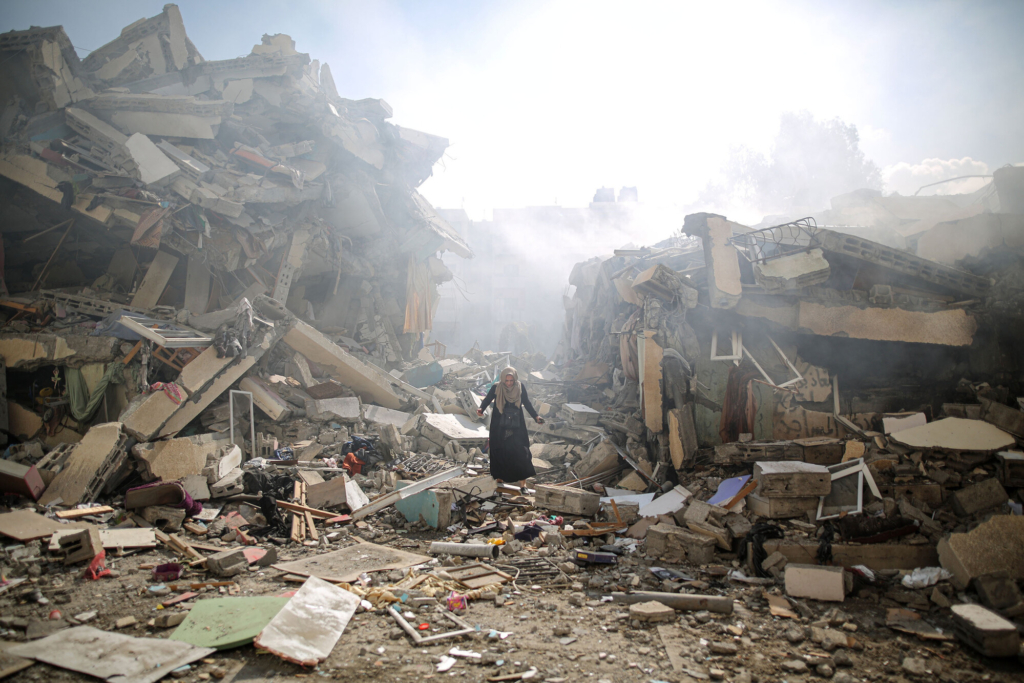 Store områder i Gaza er ubeboelige efter israelske angreb.