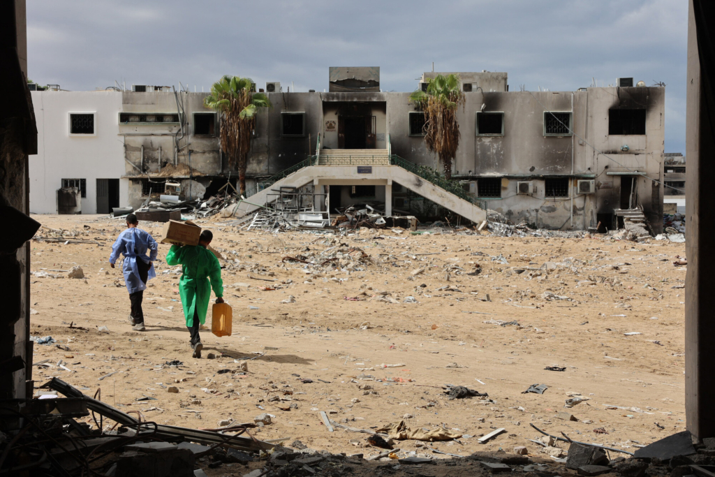 Det ødelagte Al-Shifa hospital i Gaza efter israelske angreb.